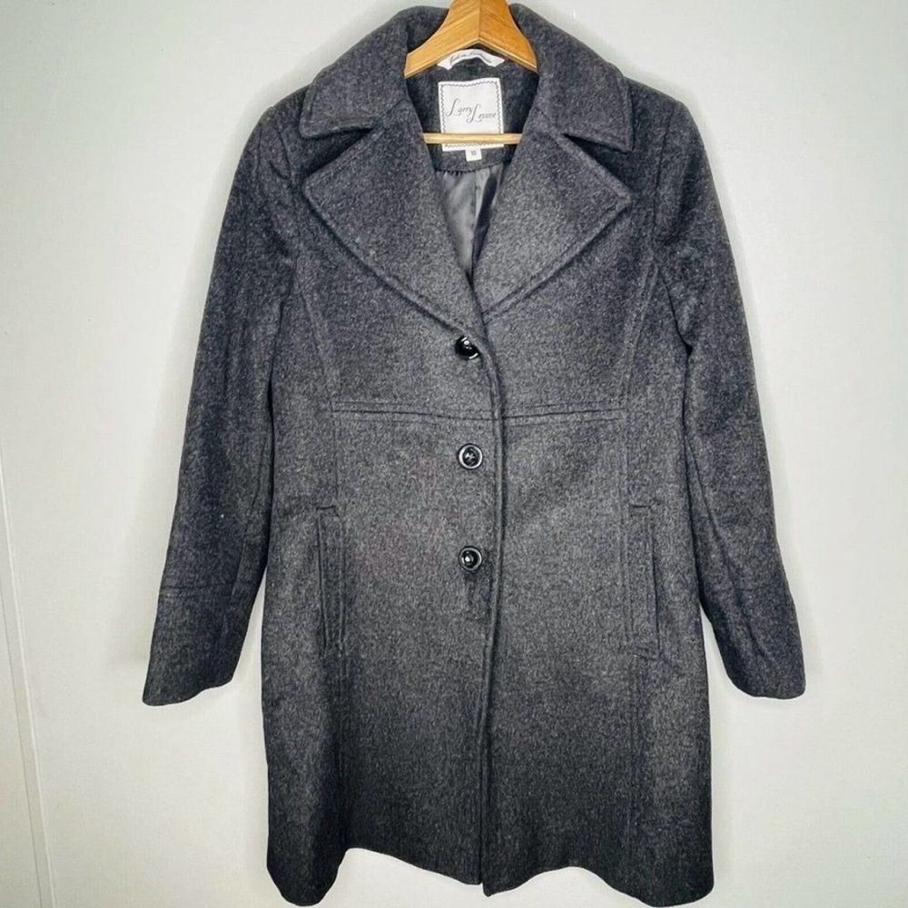 Beautiful timeless Larry Levine women’s size 10 wool blend coat pea coat